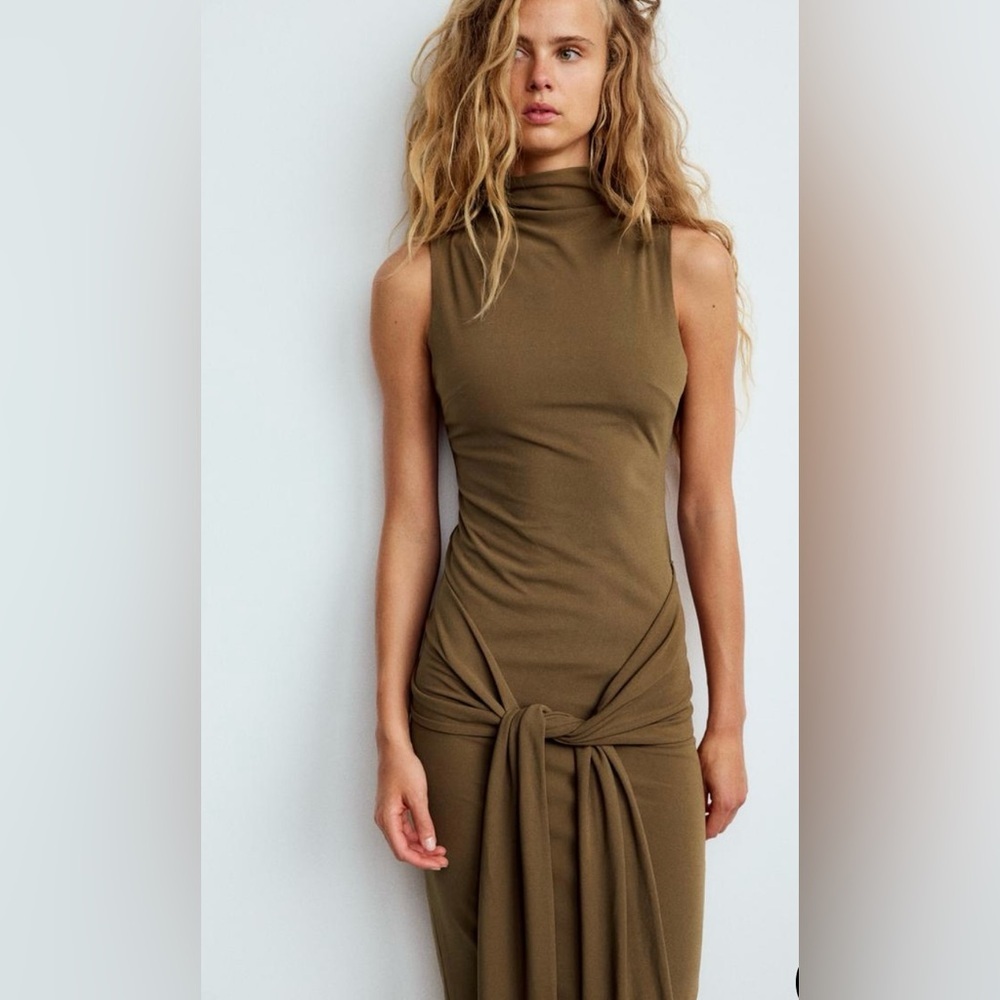 ZARA Midi Dress with Tied Knot and Gathered Waist – Dark Green/Tan – Size Large